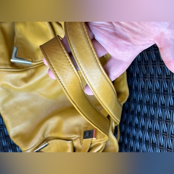 Michael Kors Beverley Mustard Yellow- Gold Drawstring Bag- rare vintage - Picture 12 of 16